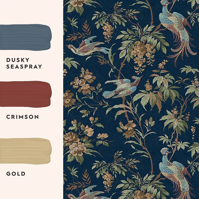 Laura Ashley Vliestapete Vliestapete Attleton Blume - Blau, Tieroptik - Dunkelblaue Tapete mit aufwendigem Blumen- und Vogelmuster, kombiniert mit Farbmustern in Dusky Seaspray, Crimson und Gold.