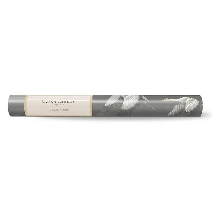 Laura Ashley Vliestapete Animalia - Grau, Tieroptik, 1.000 x 52 cm - Laura Ashley hochwertige Tapetenrolle mit grauem Hintergrund und weißem Vogelmuster.