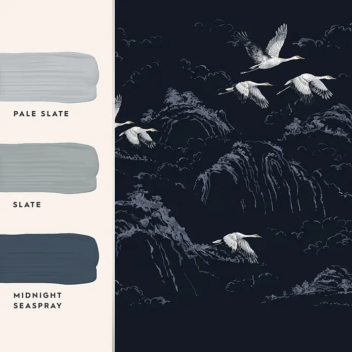 Laura Ashley Fototapete - Vlies - Dunkelblaue Tapete mit weißen Kranichen und grauen Bergen. Drei Farbmuster: Pale Slate, Slate, Midnight Seaspray.