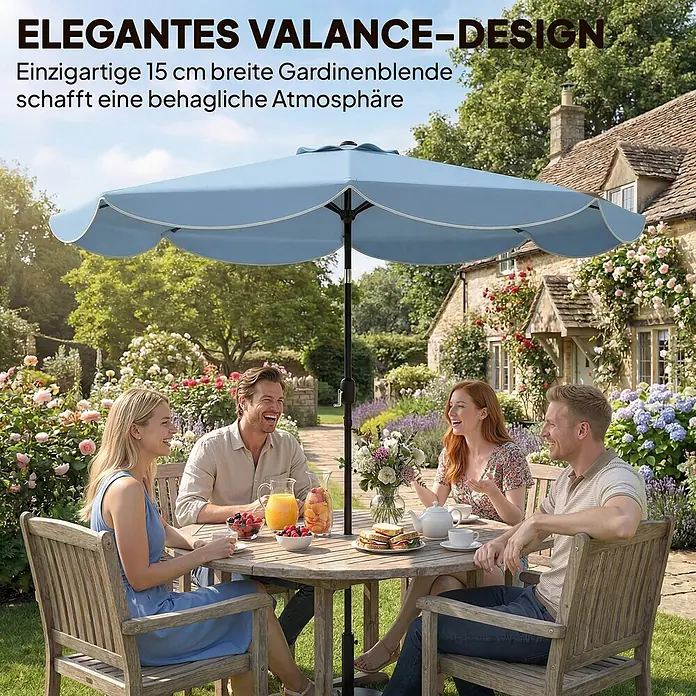 Outsunny Marktschirm rund - Himmelblau, Durchmesser Bespannung: 265 cm - Blauer Terrassenschirm mit elegantem Volant-Design, der Personen an einem Holztisch im Garten beschattet.