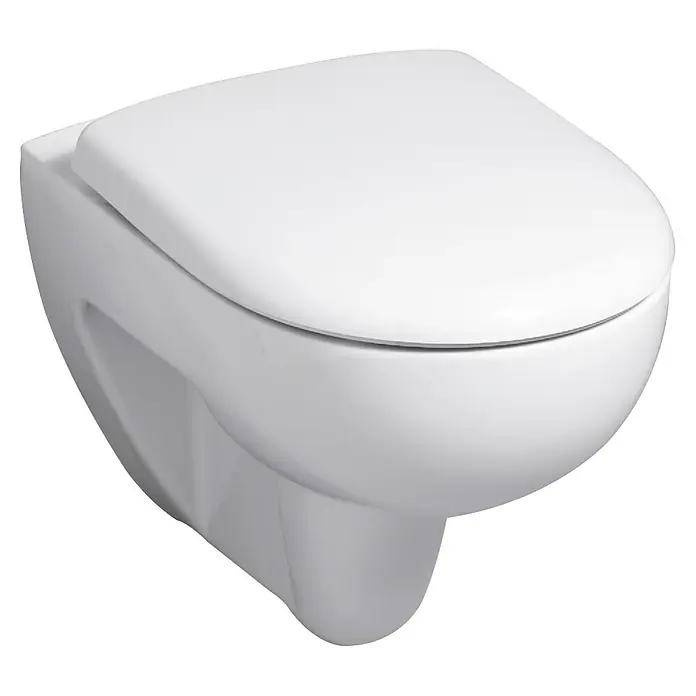 Geberit Renova Set WC suspendido - Sin borde de descarga, Salida WC: Horizontal, Con asiento de WC - Primer plano de un inodoro suspendido blanco, que muestra un diseño de baño moderno e higiénico.