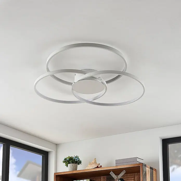 Lindby Deckenleuchte Riley - weiß / opal - Moderne LED-Deckenleuchte mit drei überlappenden grauen Ringen.