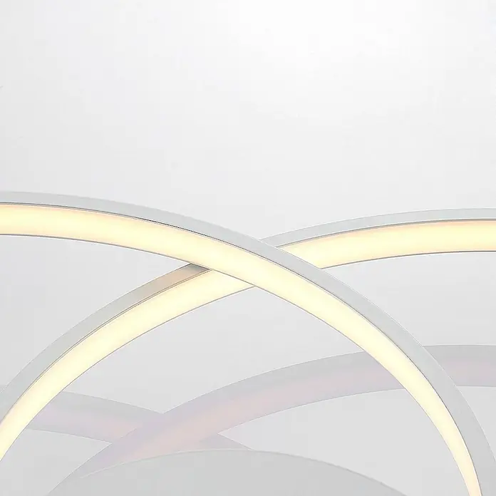 Lindby Deckenleuchte Riley - weiß / opal - Moderne weiße LED-Deckenleuchte mit sich kreuzenden geschwungenen Bändern, die warmes Licht abstrahlen.