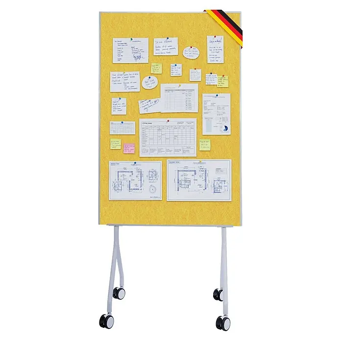 Pinnwand Präsentationstafel Giant - 120 x 80 cm, Filz, Gelb - Mobile Pinnwand mit gelber Filzfläche, gefüllt mit Notizen, Plänen und einer Deutschlandflagge, auf einem Rollständer.