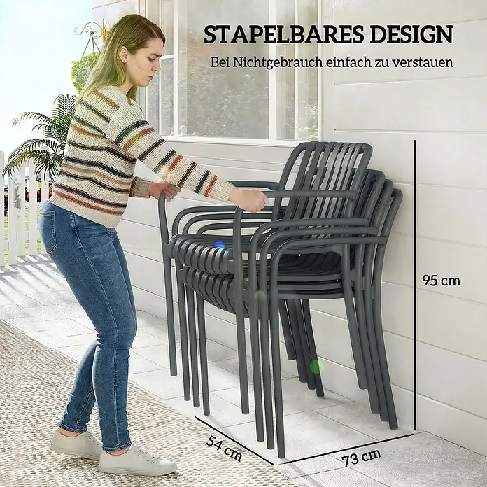 Outsunny Gartenstuhl-Set - 4 Stk., Kunststoff, Stapelbar, Dunkelgrau - Sechs stapelbare dunkelgraue Terrassenstühle (H95xT73xB54 cm) werden von einer Frau gestapelt. Platzsparendes Design.