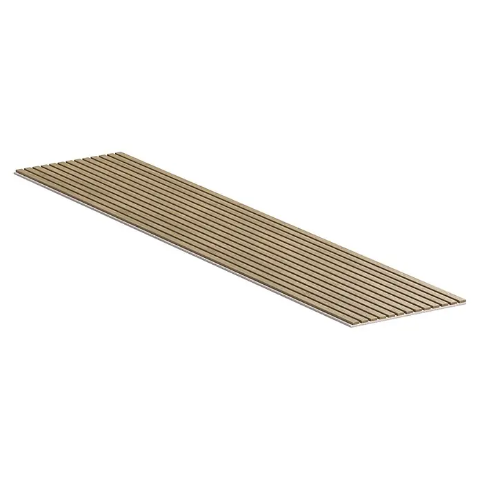 Akustikpaneel - Eiche Light Oak, 2.440 x 520 x 18 mm - Hellbraunes Lamellenpaneel aus Holz auf heller Akustikunterlage.