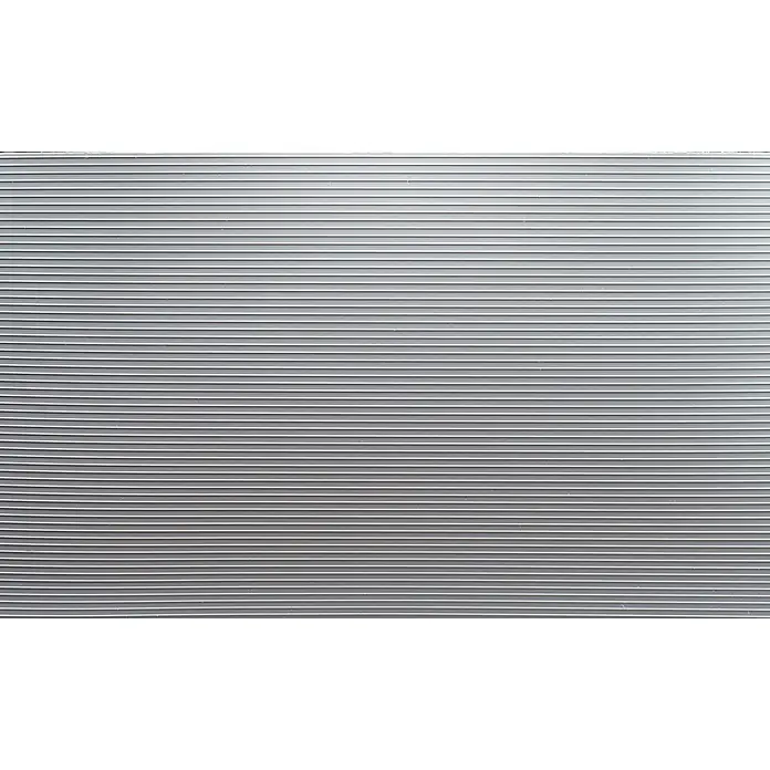 Deutsche Zauntechnik Sichtschutzstreifen Polyrelief - 2,53 m x 191 mm, Fenstergrau, 10 Stk. - Graue texturierte Platte mit feinen horizontalen Linien.