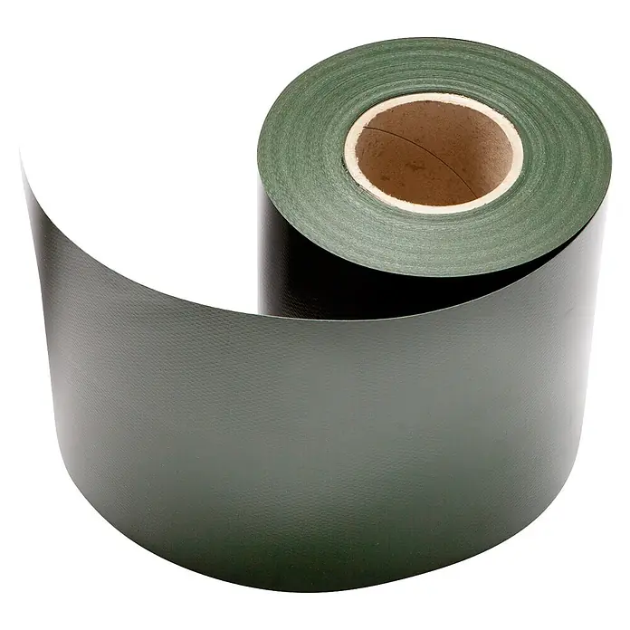 Deutsche Zauntechnik Sichtschutzstreifen A1 Blickdicht - 35 m x 190 mm, Moosgrün, 2 Stk. - Eine teilweise abgerollte Rolle dunkelgrünen, strukturierten Klebebands mit Pappkern.