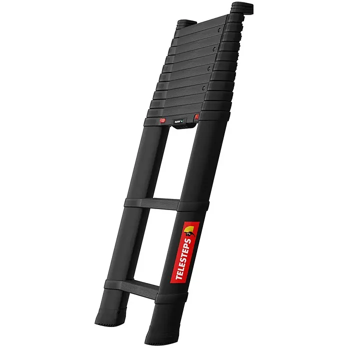 Telesteps Teleskopleiter Tactical Line Taktische Teleskopleiter – Militär- & Polizeileiter - Anzahl Tritte: 13 Stk., Arbeitshöhe: 5.000 m, Belastbarkeit: 500 kg, Aluminium - Eine zusammengeklappte, schwarze Teleskopleiter mit roten Entriegelungstasten und "TELESTEPS" Logo.