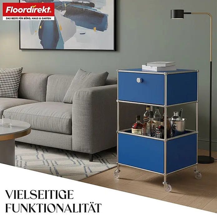 Floordirekt Metallregal Concept Epure MK-145 - 40 x 40 x 75 cm Blau - H x B x T: 75 x 40 x 40 cm, Anzahl Böden: 3 Stk., Schrauben, Blau - Blauer modularer Rollcontainer auf Rollen mit Schublade und offenem Fach, als Barwagen in einem modernen Wohnzimmer.