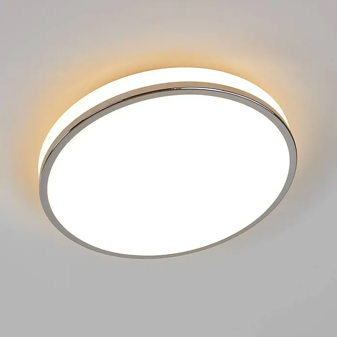 Lindby Deckenleuchte Lyss - weiß / opal - Moderne runde LED-Deckenleuchte mit Chromrand, die helles weißes Licht nach unten und einen warmen Schein an die Decke abgibt.