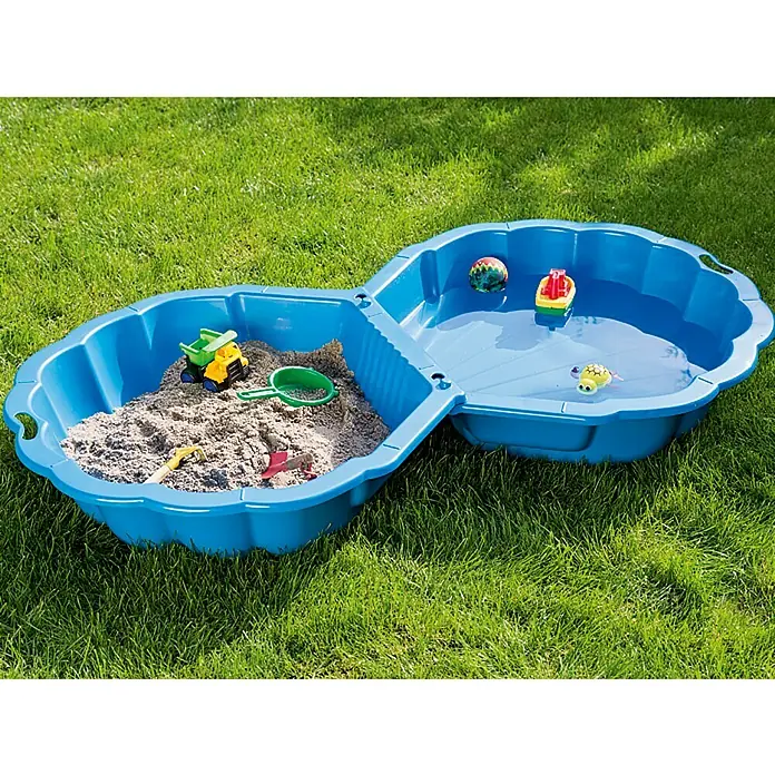 Wasser- & Sandmuschel Sandy - 88 x 102 x 21 cm, Blau - Blaue Muschel-Sandkiste und Wasserbecken mit Spielzeug im Garten.