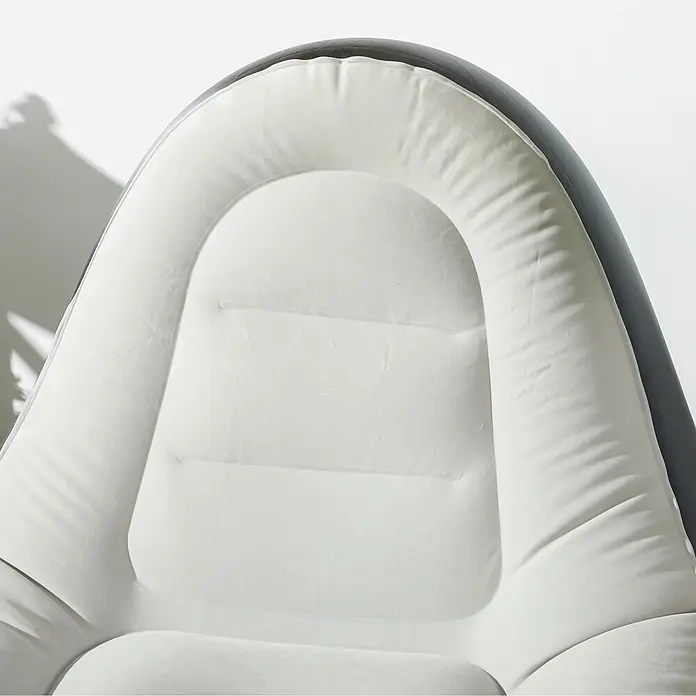 Outsunny Loungemöbel-Set Aufblasbarer Sessel - 2 -tlg., Kunststoff, Hellgrau, Schwarz - Hellgrauer aufblasbarer Sessel mit konturiertem Design und dunklerem grauen Außenrand.
