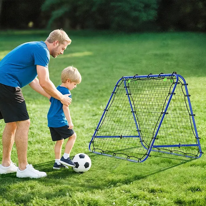 Homcom Sportnetz Rebounder - Sonstiges, Blau - Blauer Fußball-Rebounder mit schwarzem Netz, von Vater und Sohn genutzt.