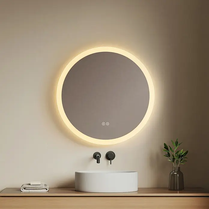 Emke Lichtspiegel Dimlite OLM01 -  - Runder Badezimmerspiegel mit warmer LED-Hintergrundbeleuchtung und Touch-Bedienelementen, montiert über einem modernen Waschbecken.