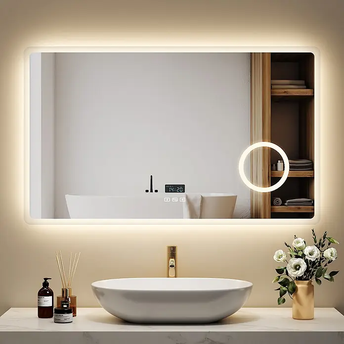 Emke Lichtspiegel Dimlite LM13 -  - Rechteckiger LED-Badezimmerspiegel mit beleuchtetem Rand, Digitaluhr, Touch-Bedienung und beleuchtetem Vergrößerungsspiegel.