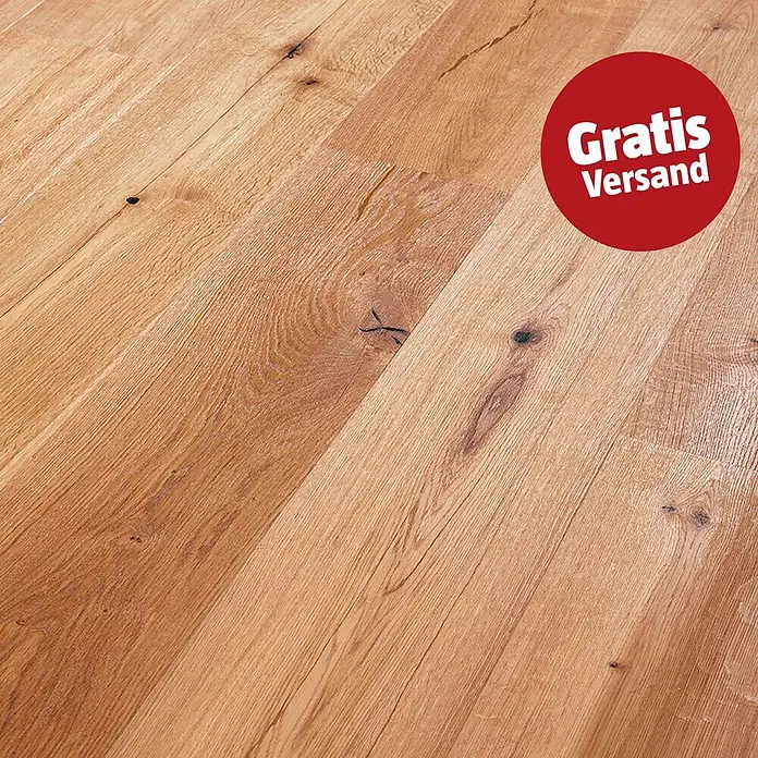 Parkett - Eiche Hotel, Landhausdiele, 1.900 x 190 x 15 mm - Warm getönter Eichenparkett mit natürlicher Maserung und sichtbaren Ästen. Ein roter Kreis in der oberen rechten Ecke trägt die Aufschrift 'Gratis Versand'.