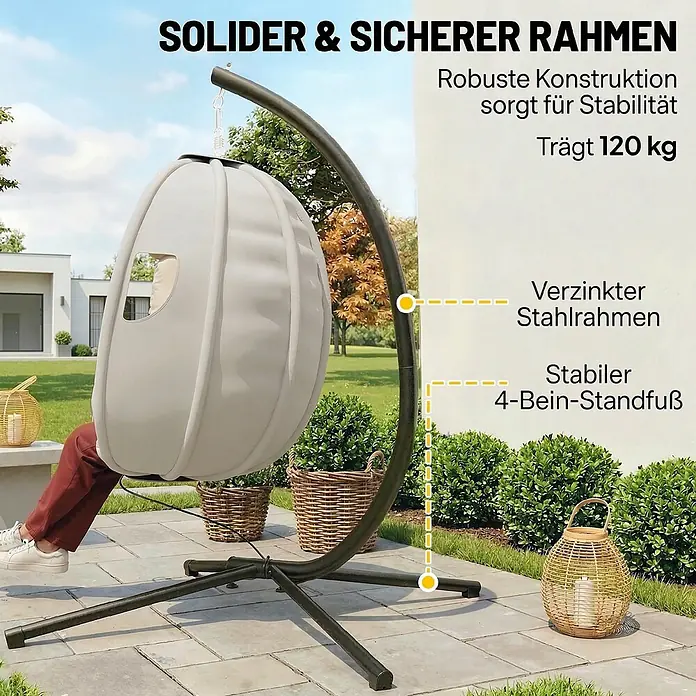 Outsunny Hängesessel - Stahl, Hellgrau, Schwarz - Hellgrauer Eier-Hängesessel mit dunklem Metallgestell auf einer Terrasse, im Außenbereich genutzt. Robuster verzinkter Stahlrahmen mit stabilem 4-Bein-Standfuß.