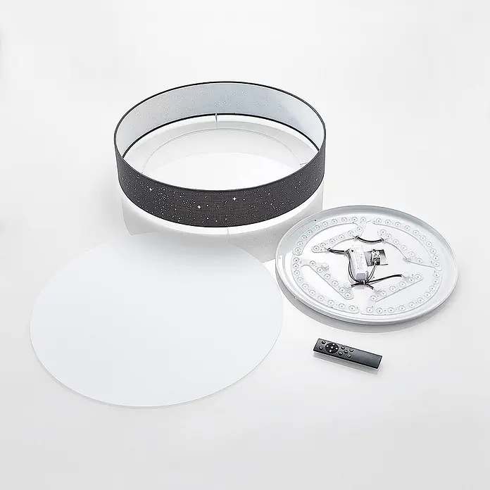 Lindby Deckenleuchte Ellamina - schwarz - Demontierte runde Deckenleuchte: dunkelgrauer Sternenrahmen, weiße LED-Platte, Diffusor und schwarze Fernbedienung.