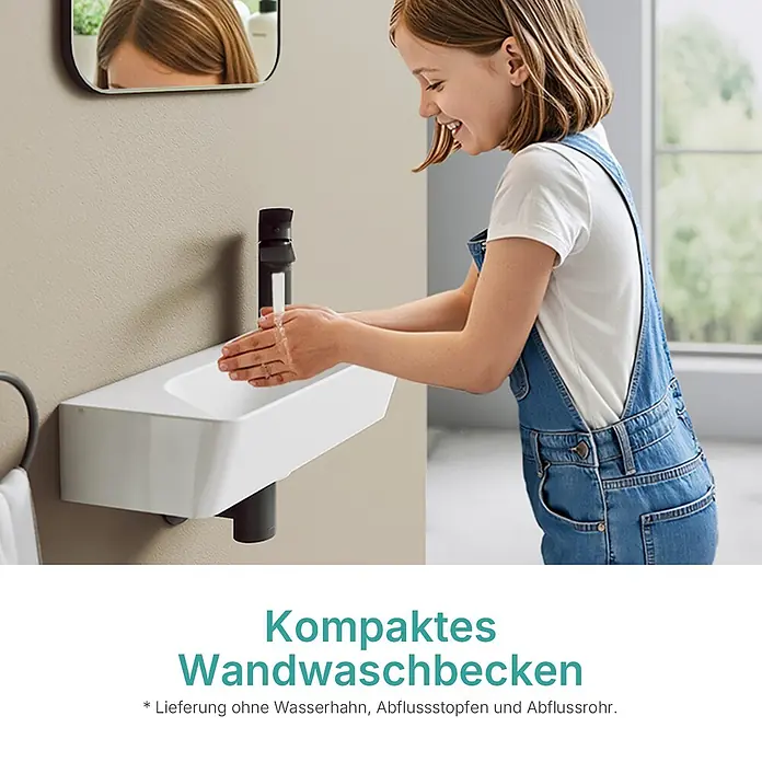 Emke Waschbecken Ceraedge CB22 - B x L: 22,5 x 40 cm, Hahnloch: Rechts, Ohne Überlauf, Weiß - Kompaktes weißes Wandwaschbecken mit schwarzem Wasserhahn, von einem Kind beim Händewaschen genutzt.