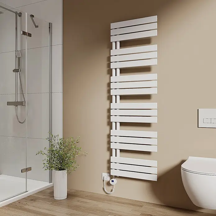 Emke Elektro-Badheizkörper Flatrad ESFTR - B x H: 50 x 160 cm - Moderner weißer elektrischer Handtuchwärmer im Badezimmer, neben Dusche und Toilette.
