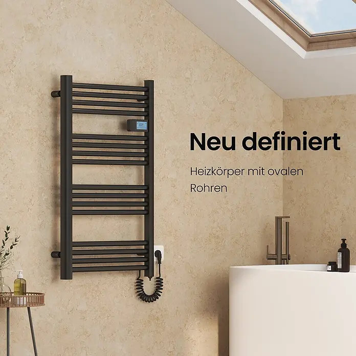 Emke Elektro-Badheizkörper Orbrad PTRC4 -  - Schwarzer Handtuchheizkörper mit ovalen Rohren und Digitalanzeige, an strukturierter Wand im Badezimmer.