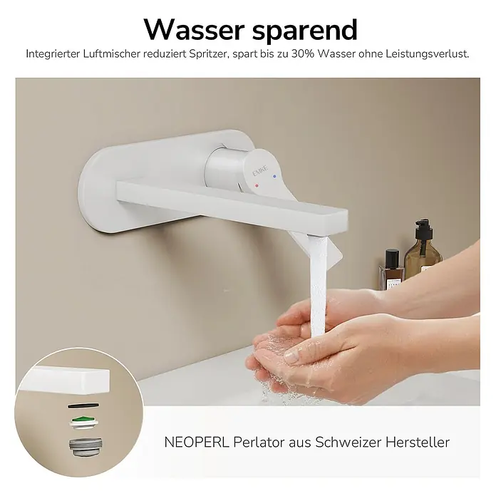 Emke Waschtischarmatur Arcspout XF22 - Weiß, Matt - Weiße EMKE Wandarmatur mit Wasser, das aus einem Neoperl Perlator in Hände fließt, wassersparend.