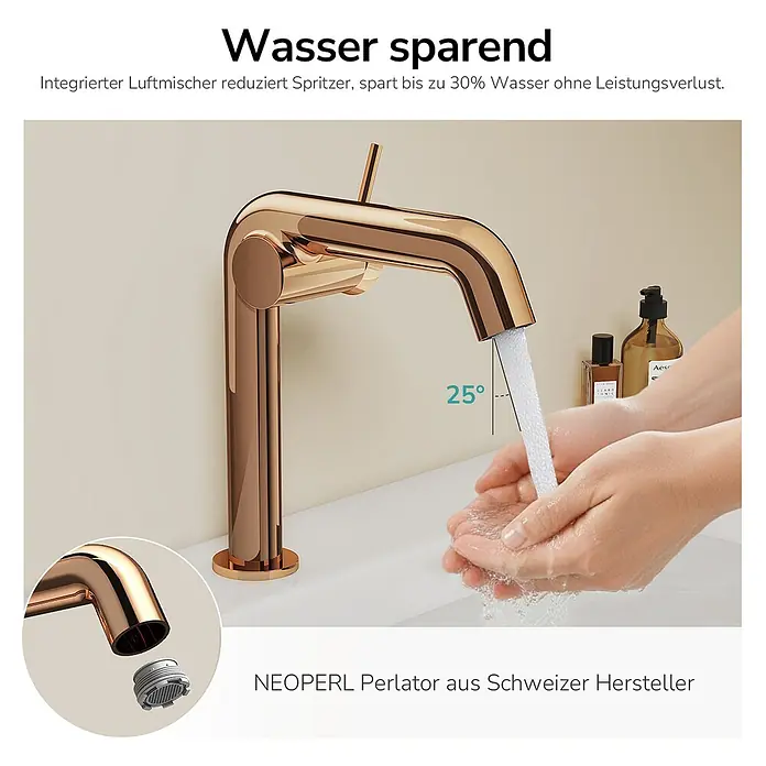 Emke Waschtischarmatur Flowcurv XF24 - Roségold, Glänzend - Roségoldene Armatur, Wasser fließt in Hände, betont Wassersparfunktion und Schweizer Perlator.