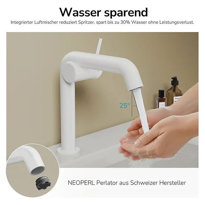 Emke Waschtischarmatur Flowcurv XF24 - Weiß, Matt - Weiße, wassersparende Armatur, die Wasser in Hände gießt.