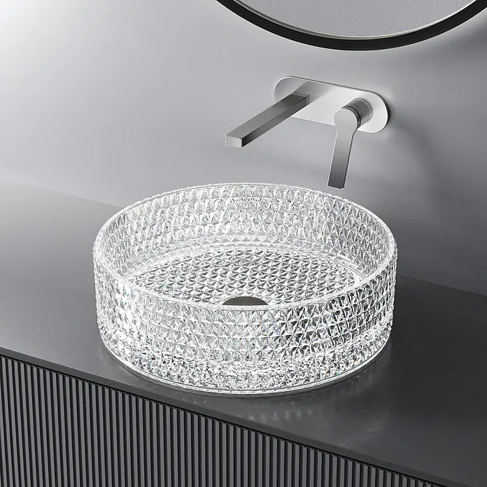Emke Aufsatzwaschbecken Loviton CB18 - 36 x 36 cm, Hahnloch: Ohne, Ohne Überlauf, Transparent - Rundes, klares Kristall-Aufsatzwaschbecken mit Facettenmuster und moderner verchromter Wandarmatur.