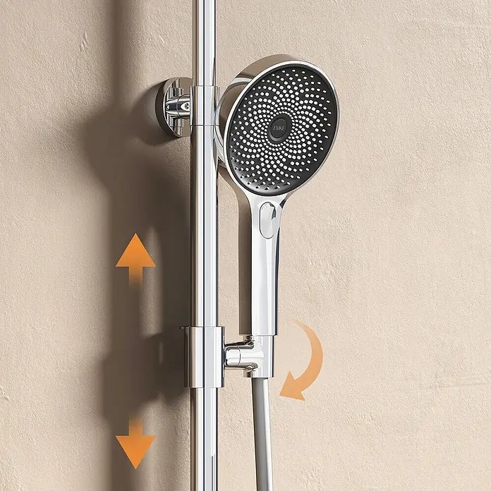 Emke Duschsystem SleeFlow F28 - Mit Thermostatarmatur, Lochabstand: 119 cm, Anzahl Strahlarten: 3 Stk., Chrom - Verchromte Handbrause an verstellbarer Stange mit schwarzem Kopf. Pfeile zeigen Höhen- und Winkeleinstellung an.