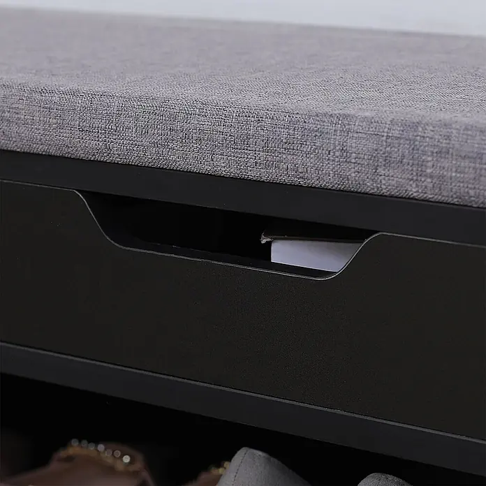 Happy Garden Schuhschrank ALAN - Schwarz - Schuhbank mit grauem Stoffkissen und dunkelbrauner Schublade mit integriertem Griff.