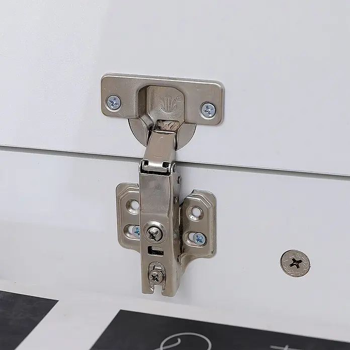 Happy Garden Schuhschrank ALAN - Weiß - Silberfarbenes Metall-Möbelscharnier, mit Schrauben an weißen Schrankplatten befestigt, zeigt seinen Mechanismus.