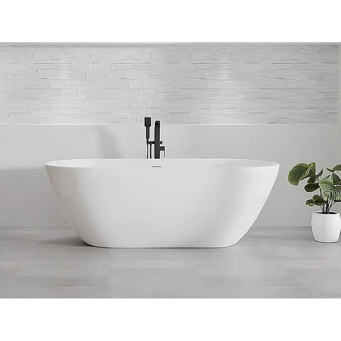 Bad Land Freistehende Badewanne - L x B: 170 x 75 cm, Acryl, weiß - Weiße freistehende Badewanne mit schwarzer Standarmatur in einem modernen Badezimmer.