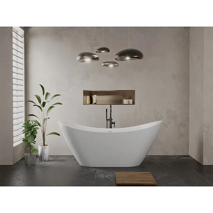 Bad Land Freistehende Badewanne IVAR freistehende Badewanne 180 x 80 cm Weiß, inkl. Klick-Klack-Ablauf - Acryl, weiß - Freistehende weiße Badewanne mit Standarmatur in modernem Badezimmer.