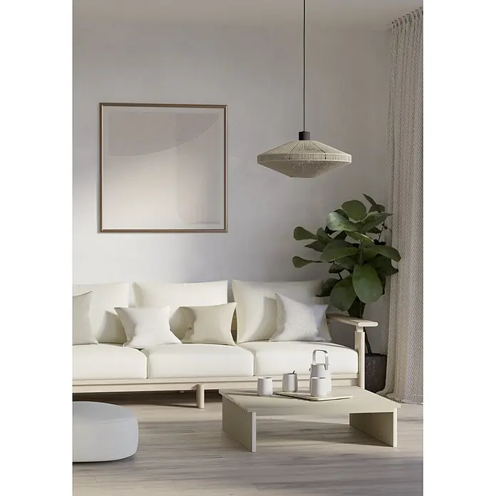 Eglo Pendelleuchte rund - 40 W, Ø x H: 38 x 110 cm, Schwarz - Modernes Wohnzimmer mit cremefarbenem Sofa, hellem Holztisch mit Geschirr und einer gewebten Pendelleuchte.