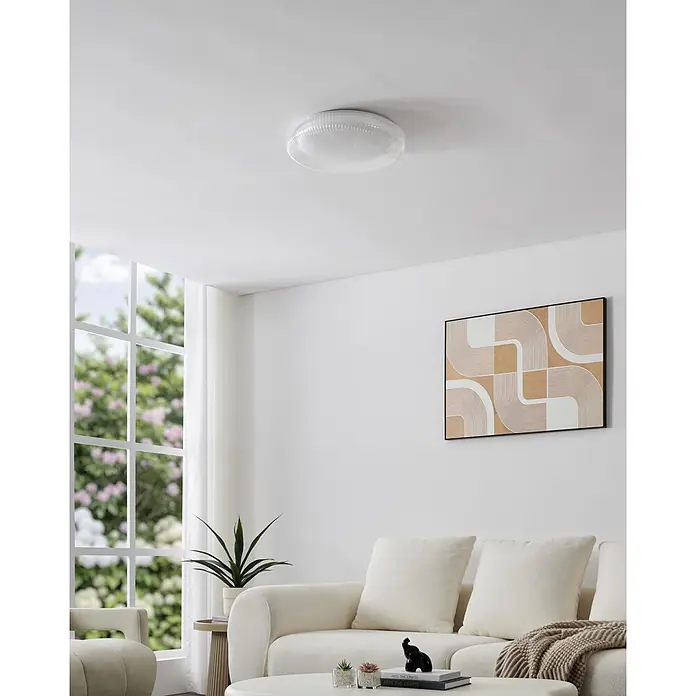Eglo LED-Deckenleuchte rund Montedoro - 19,5 W, Ø x H: 40 x 6,5 cm, Weiß, Warmweiß - Runde weiße Deckenleuchte mit geripptem, klarem Rand, bündig montiert in einem modernen Wohnzimmer.