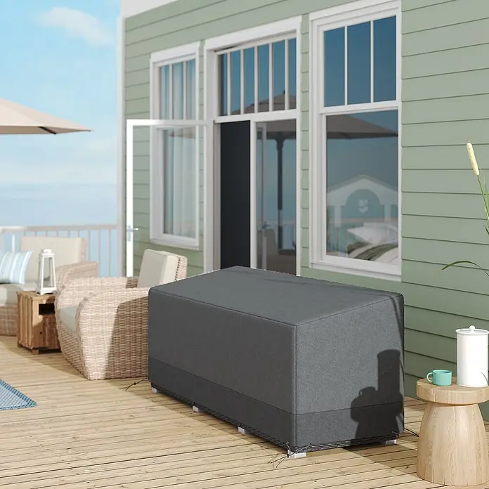 Outsunny Loungemöbel-Schutzhülle - Oxfordstoff, Hellgrau - Dunkelgraue Stoffabdeckung schützt Gartenmöbel auf einer Holzterrasse. Rechteckige Form für Sofa oder Bank, mit Clips befestigt.
