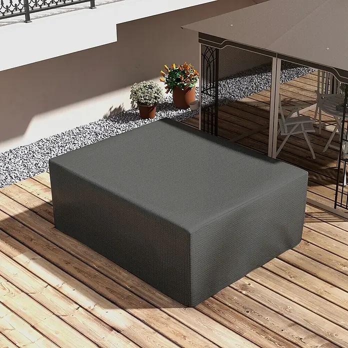 Outsunny Loungemöbel Schutzhülle - Polyethylen, Grau - Dunkelgraue, rechteckige Outdoor-Möbelabdeckung mit Textur auf einer Holzterrasse.