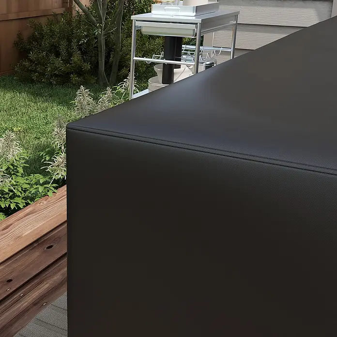 Outsunny Loungemöbel Schutzhülle - L x B x H: 250 x 250 x 79 cm, Oxfordstoff, Schwarz - Dunkelbraune rechteckige Outdoor-Möbelabdeckung mit sichtbaren Nähten in einer Außeneinstellung.