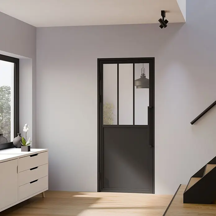 Inova Zimmertür Glasdrehtür ESG Glastür Komplettset 930 x 2040 Klarglas Griffstange - 930 x 2.040 mm, DIN Anschlag: Links, Schwarz - Schwarze Innentür aus Stahl und Glas im Industriestil, in modernem Zuhause.