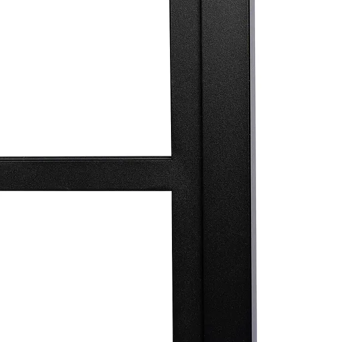 Pivot Schwingtür Loft 830x2115mm Stahl 3 Felder Klarglas schwarz -  - Detail eines schwarzen, texturierten Rahmens mit sich kreuzenden Stangen.