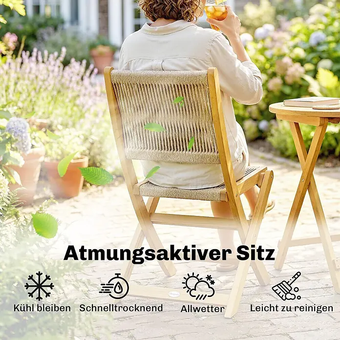 Outsunny Gartentisch-Set - Gesamtumfang: 3 -tlg., Akazienholz, Kunststoff, Klappbar - Atmungsaktiver Gartenstuhl aus Holz mit geflochtener Sitzfläche und Rückenlehne, in einem Garten genutzt. Schnelltrocknend und wetterfest.