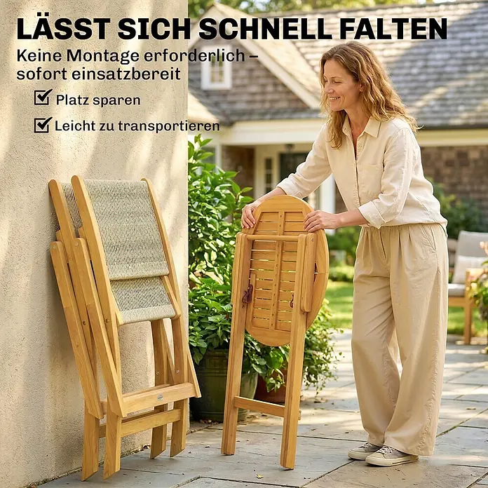 Outsunny Gartentisch-Set - Gesamtumfang: 3 -tlg., Akazienholz, Kunststoff, Klappbar - Zusammenklappbare Gartenmöbel aus Holz (Stühle und Tisch) auf einer Terrasse. Eine Frau demonstriert das einfache Zusammenklappen des Holztisches.