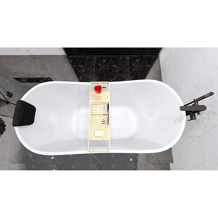 Bad Land Freistehende Badewanne - L x B: 170 x 80 cm, Acryl, weiß - Weiße freistehende Badewanne in einem modernen Bad, mit einem Holzbadebrett mit rotem Getränk, Seife und einem Gerät.