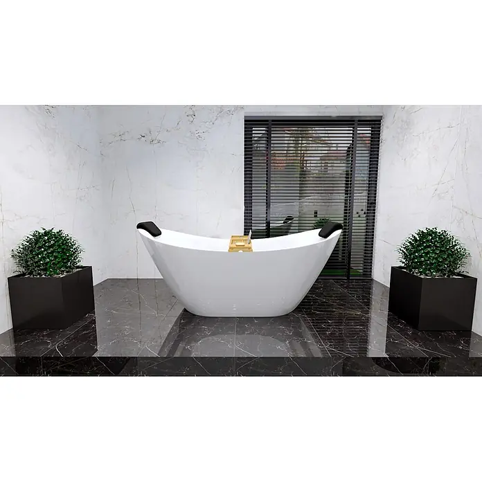 Bad Land Freistehende Badewanne IVAR freist. Badewanne 180x80 cm Weiß, Ablauf + Bambusablage + 2 Kopfst. - Acryl, weiß - Weiße freistehende Badewanne mit schwarzen Kopfstützen und Holzablage in einem modernen Marmorbad.