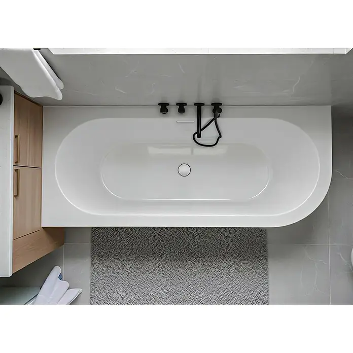 Bad Land Freistehende Badewanne ALVA freist. Badewanne 170x80 cm links Weiß, Ablauf - Acryl, weiß - Draufsicht auf eine moderne weiße Badewanne mit schwarzen matten Armaturen und rundem Abfluss, in einem zeitgenössischen Bad.