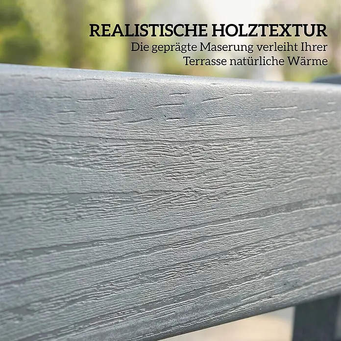 Outsunny Gartenbank - HDPE, Grau - Nahaufnahme eines grauen, geprägten Holzstruktur-Terrassenmaterials mit realistischer Maserung.