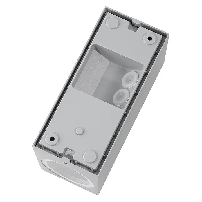 Lucande Außenwandleuchte Xava - 8 x 7 x 16,5 cm, alu / grau / zink, IP65 - Graue, rechteckige Außenleuchte von unten mit Befestigungslöchern und Kabeleinführungen.