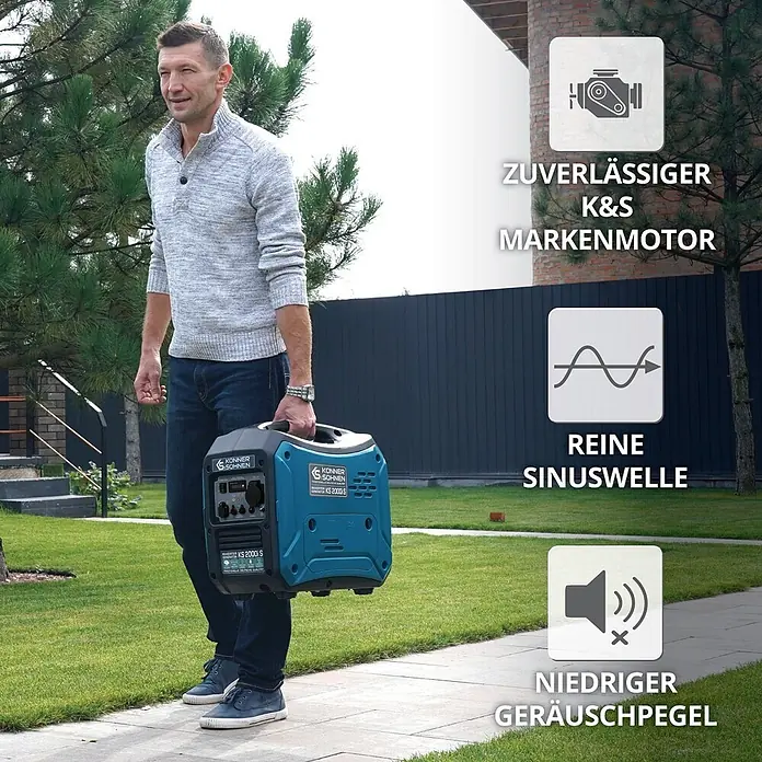 Könner & Söhnen Stromerzeuger KS 2000i S - Nennleistung: 1,8 kW, Tankvolumen: 5 l - Mann trägt einen tragbaren, türkisfarbenen und schwarzen Könner & Söhnen KS 2000 S Inverter-Generator im Freien.
